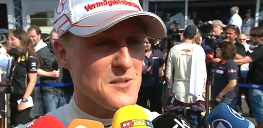 Tidligere F1-fører David Coulthard mener at Kimi Raikkonen kunne ha vunnet flere verdensmesterskap hvis han hadde hatt Michael Schumachers arbeidsmoral.