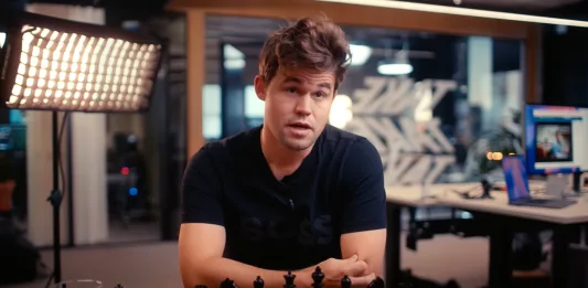 Magnus Carlsen gjør sjokk comeback i Sjakk VM.