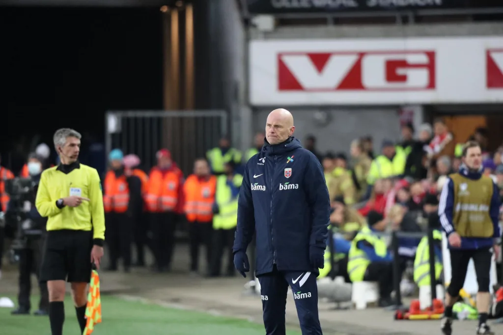 Ståle Solbakken uttrykker sorg over Grues utfordringer foran kommende sesong.